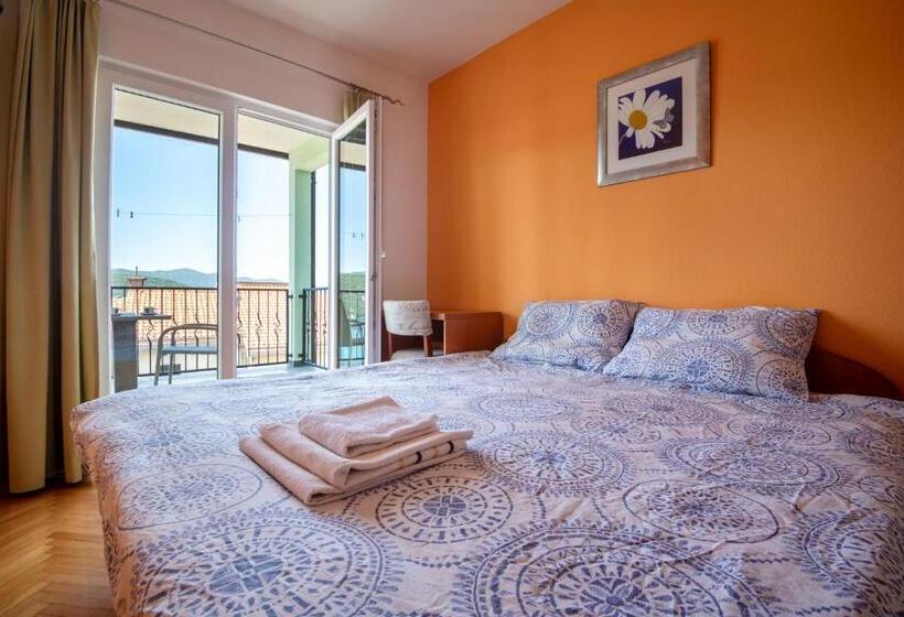 پانسیون Apartments & Rooms Leon