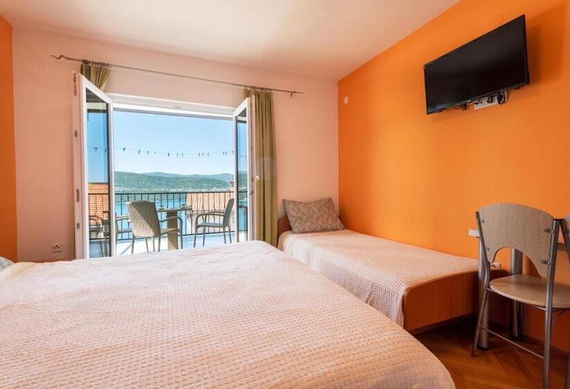 پانسیون Apartments & Rooms Leon