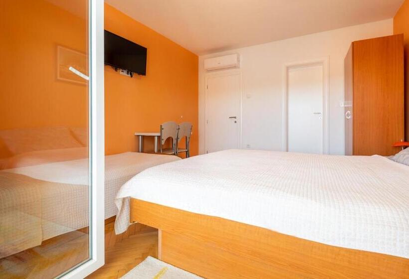 پانسیون Apartments & Rooms Leon