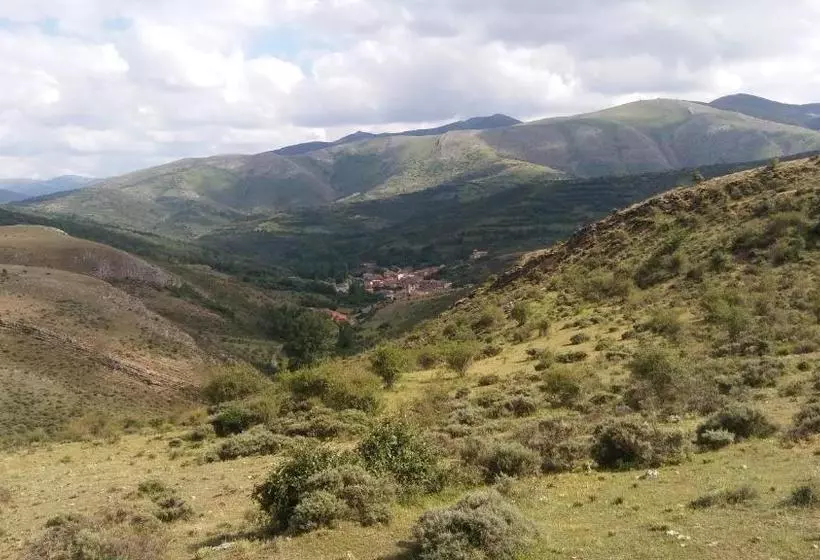 پانسیون Hostal Taberna La Villa