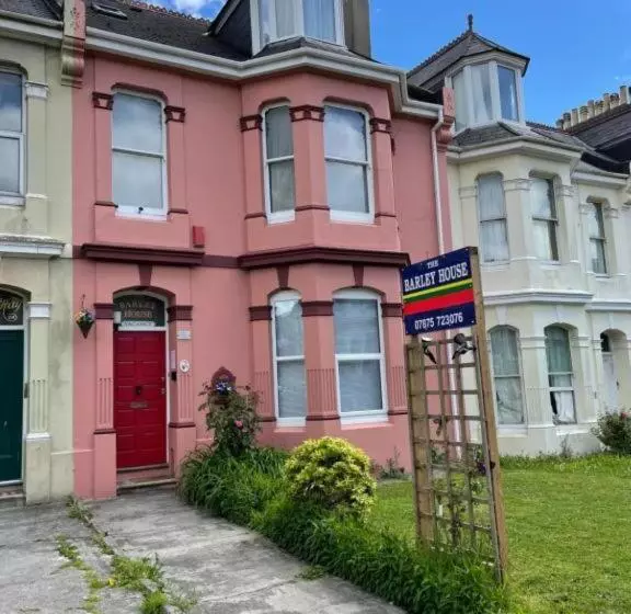 پانسیون The Barley House