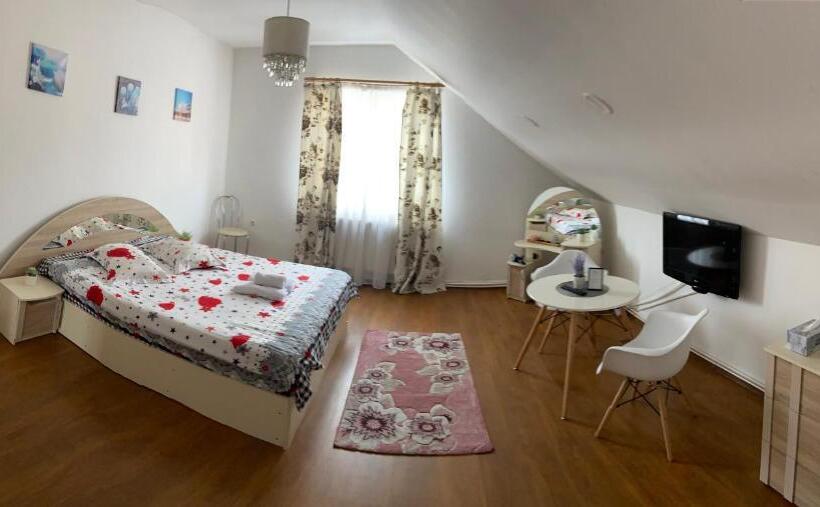 پانسیون Unser Haus