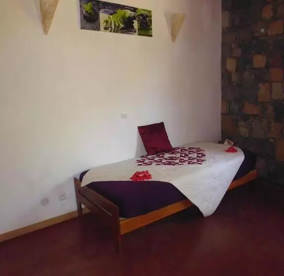 هاستل Casa De France
