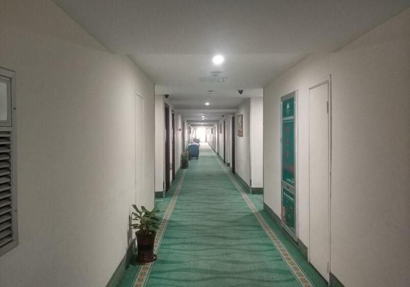 Отель Greentree Inn Changshu Zhaoshangcheng Express