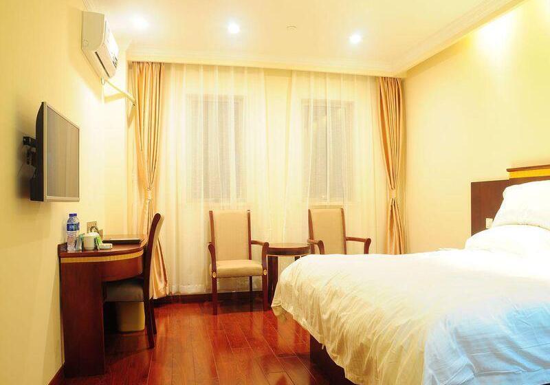 Отель Greentree Inn Changshu Zhaoshangcheng Express