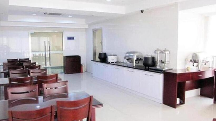 Отель Greentree Inn Changshu Zhaoshangcheng Express