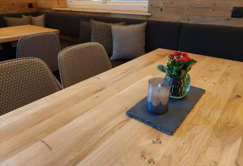 ペンション Haus Vilgrassa