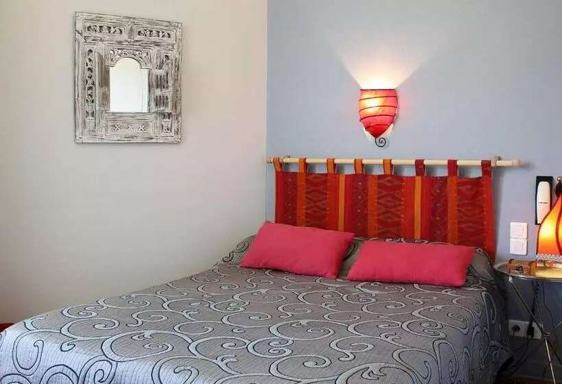 ホテル Hôtel Le Trinquet