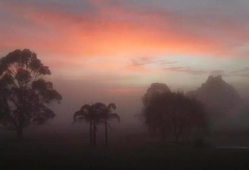 101 Oatlands