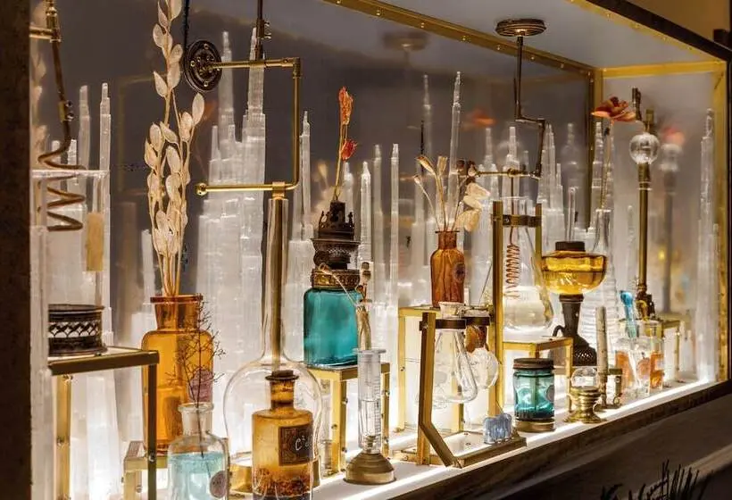 هتل Eurostars The Chemists' Club