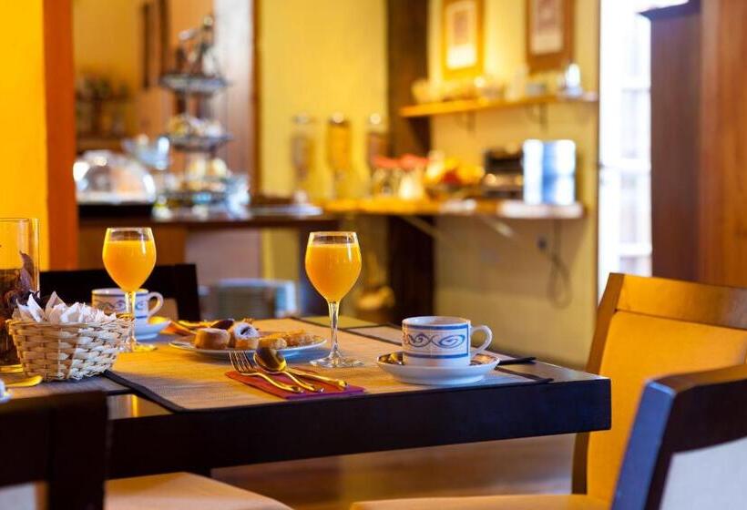 فندق ريفى Livvo La Quinta Roja