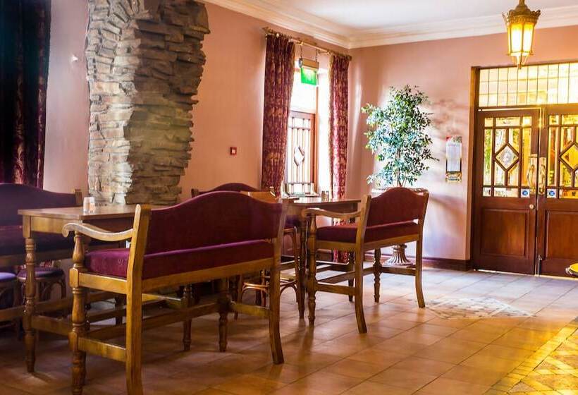 Sheldon Park Hotel And Leisure Club