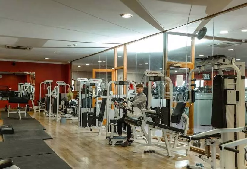 Sheldon Park Hotel And Leisure Club