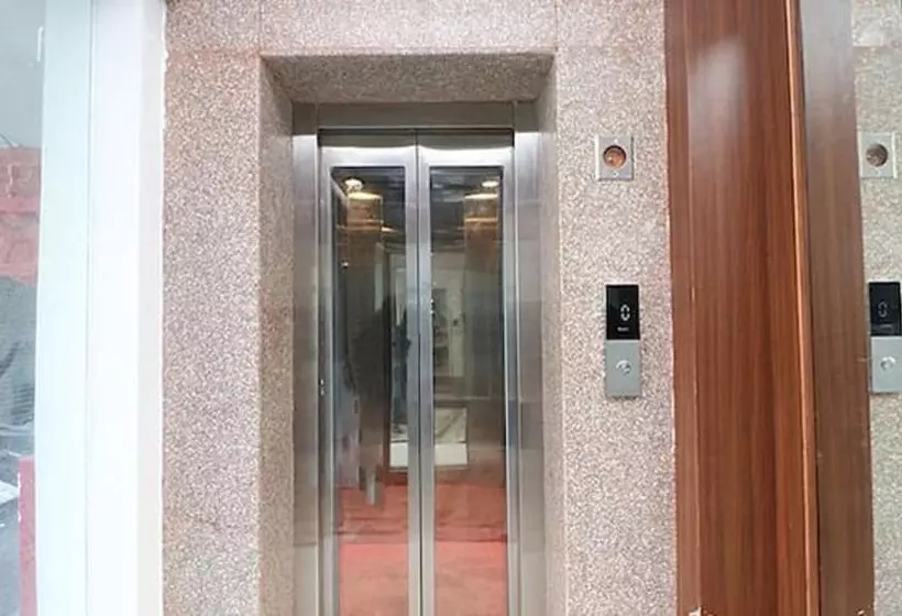 ホテル Fabexpress Central Plaza