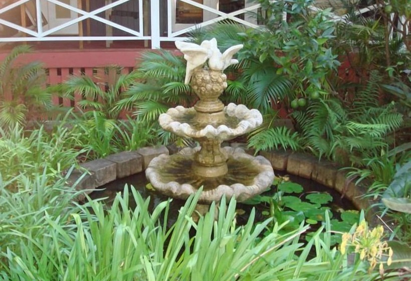 ホテル Amore On Buderim Luxury Rainforest Cabins