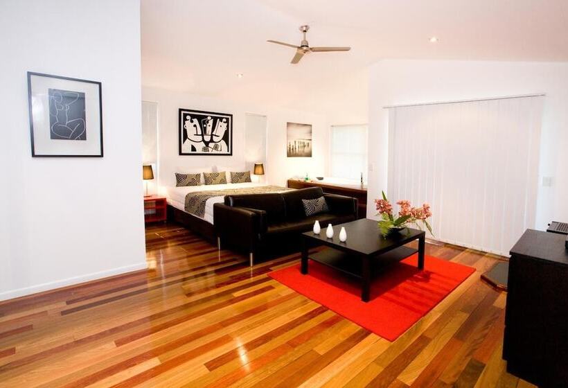 ホテル Amore On Buderim Luxury Rainforest Cabins