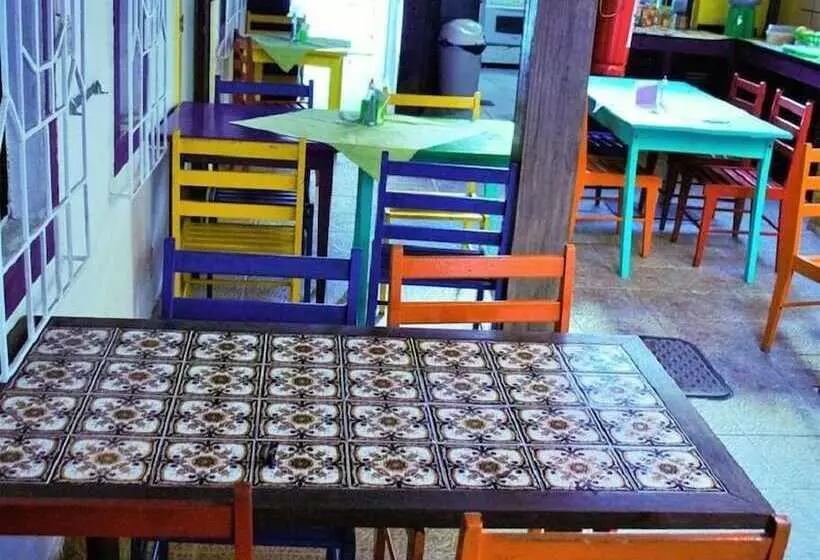 هتل Cabo Frio Fun Hostel