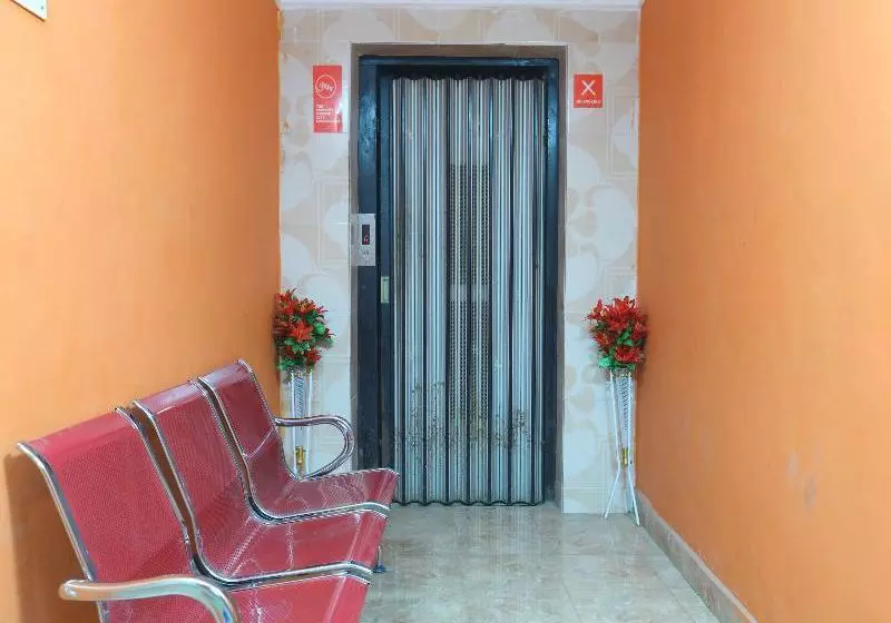 Hotelli Royal Mass Club By Oyo Rooms