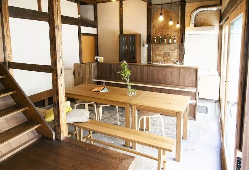 Retkeilymaja Fukuoka Guesthouse Ship
