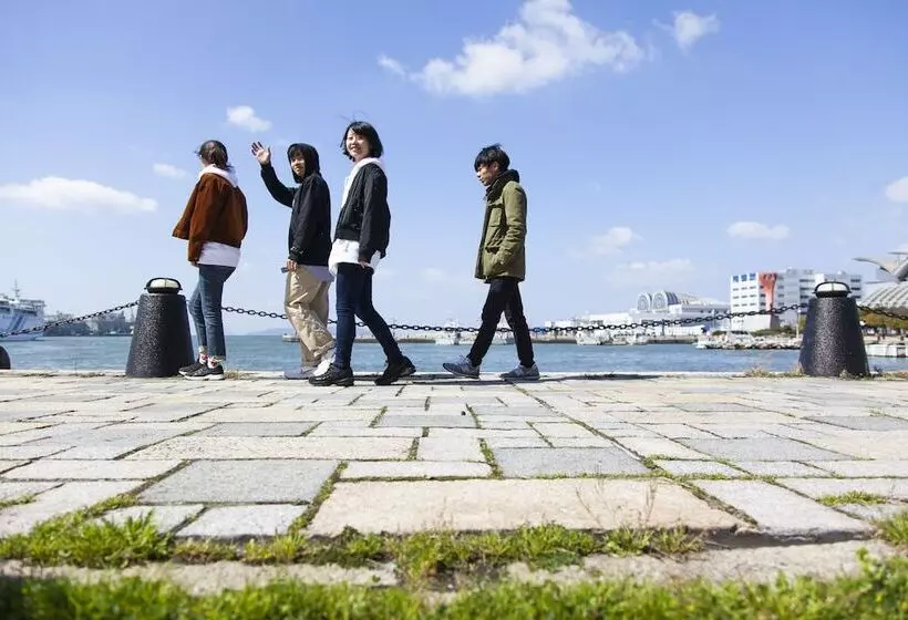 Retkeilymaja Fukuoka Guesthouse Ship