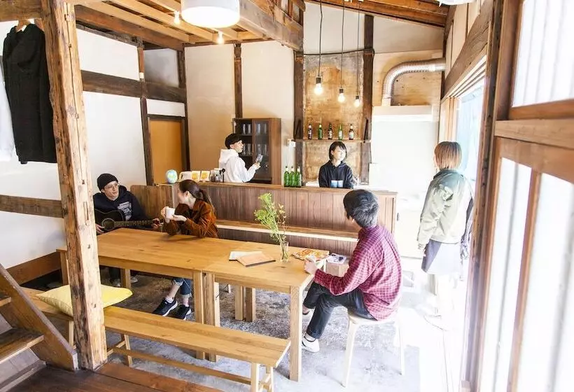 Retkeilymaja Fukuoka Guesthouse Ship