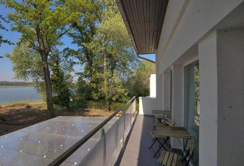 Aamiaismajoitus (B&B) Sirály Panzió Tópart