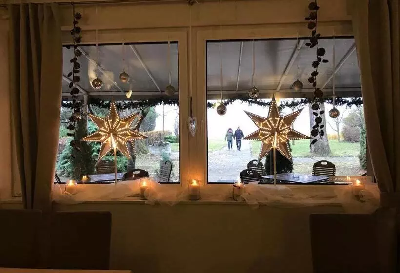 Aamiaismajoitus (B&B) Sirály Panzió Tópart