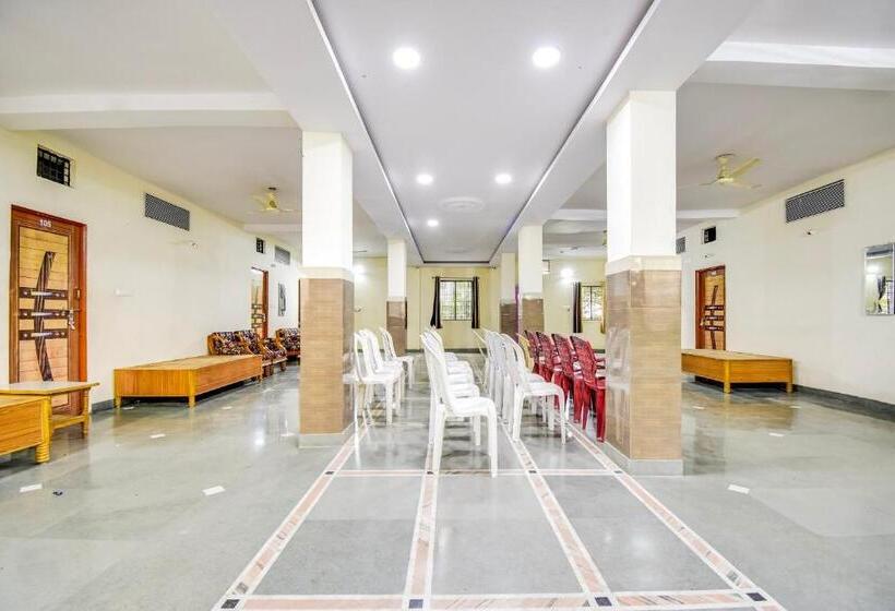 בית מלון כפרי Oyo 69787 Pathak Guest House