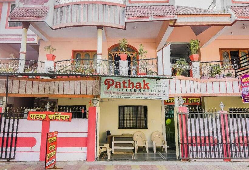 בית מלון כפרי Oyo 69787 Pathak Guest House