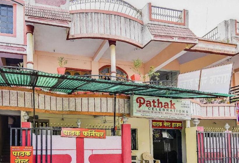 בית מלון כפרי Oyo 69787 Pathak Guest House