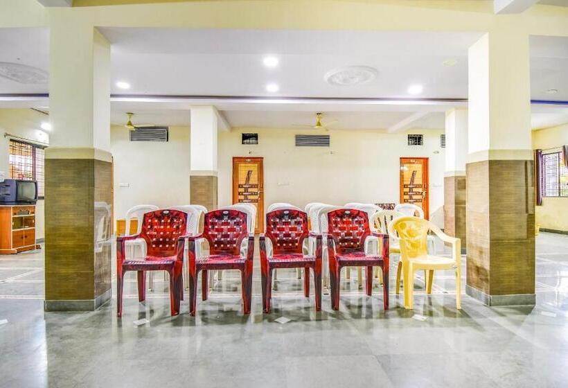 בית מלון כפרי Oyo 69787 Pathak Guest House