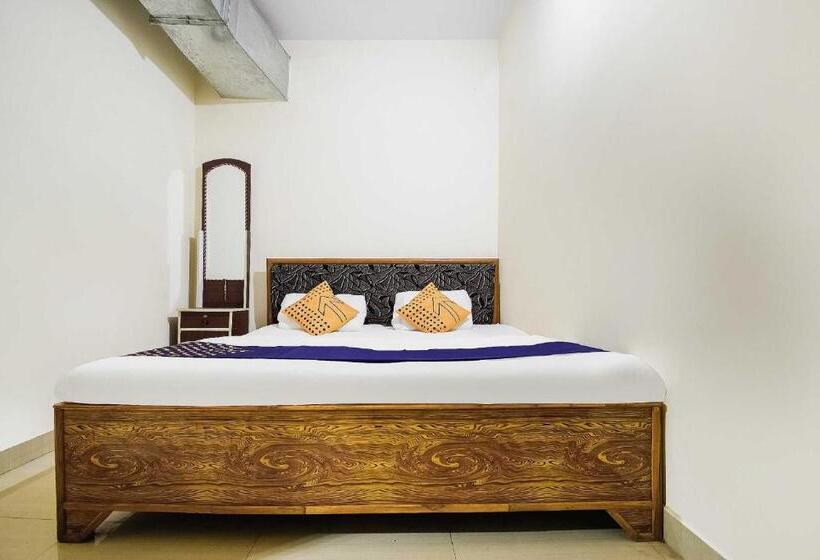 בית מלון כפרי Oyo 69787 Pathak Guest House