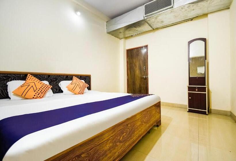 בית מלון כפרי Oyo 69787 Pathak Guest House