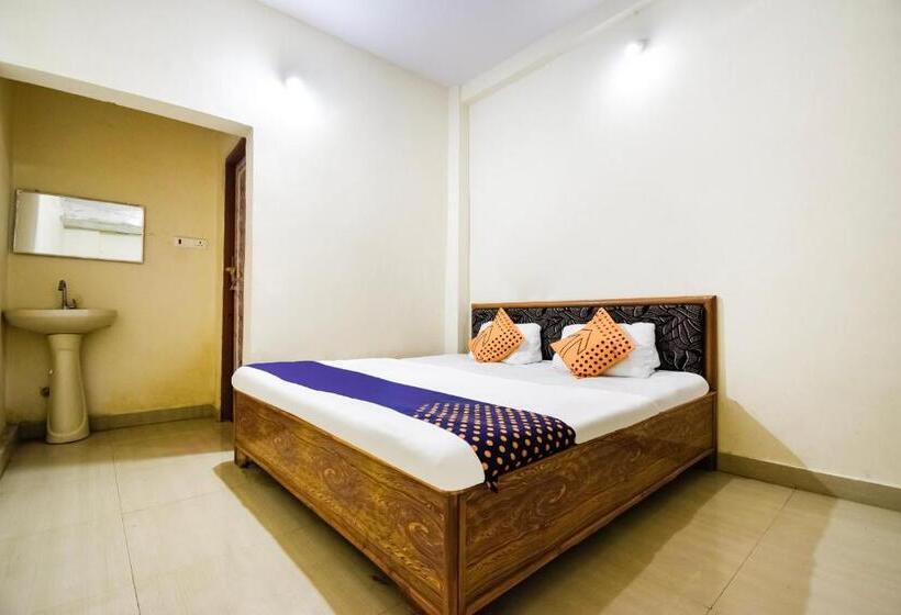 בית מלון כפרי Oyo 69787 Pathak Guest House