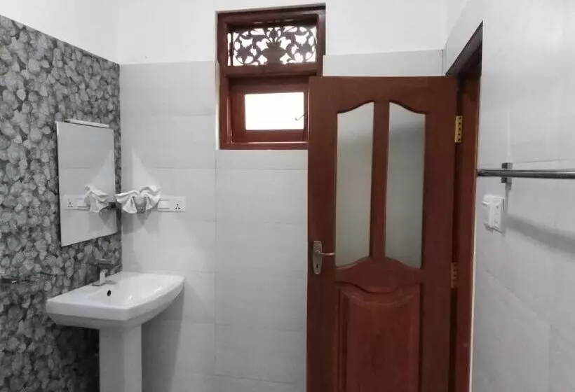 پانسیون Senu Beach Villa