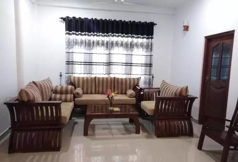 پانسیون Senu Beach Villa