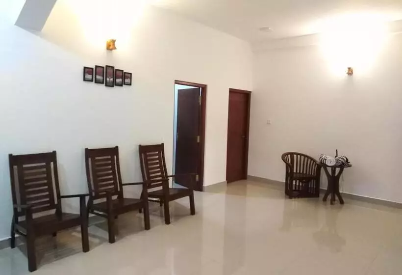 پانسیون Senu Beach Villa