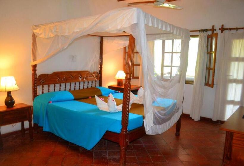 استراحتگاه Aquarius Club