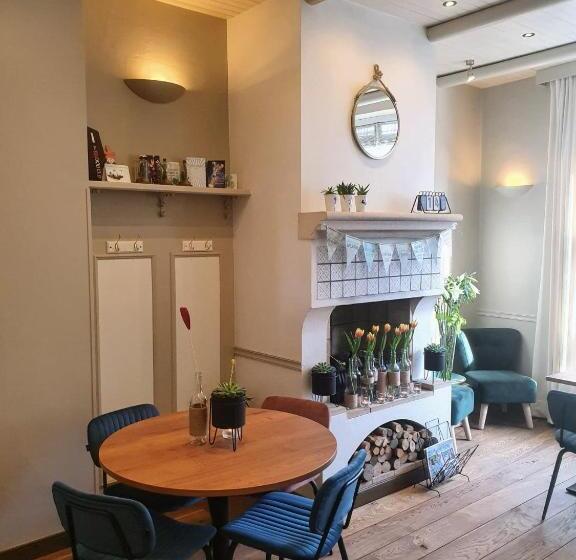 ベッドアンドブレックファースト De Zonnetuin