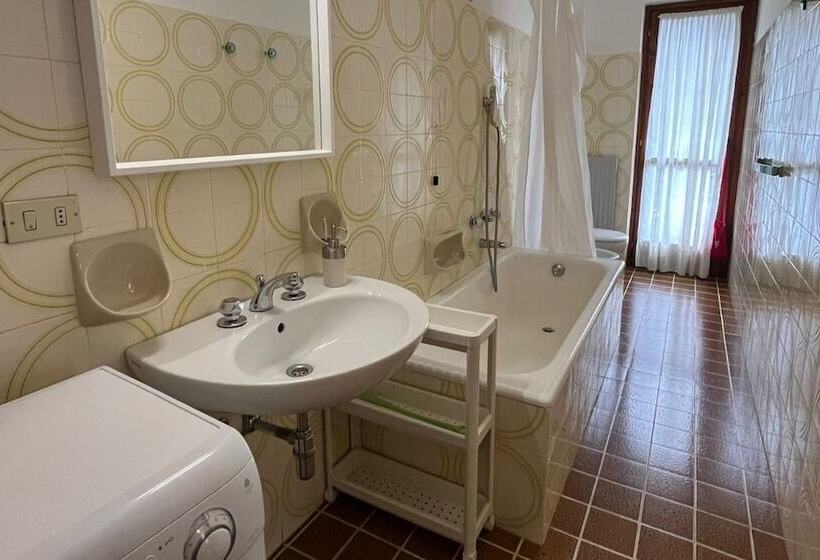 تختخواب و صبحانه San Luigi   Rooms & Apartments