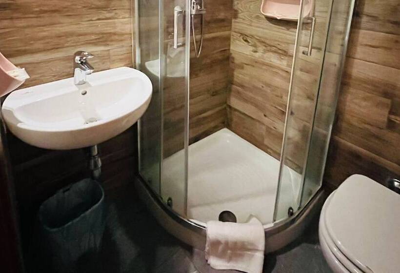 تختخواب و صبحانه San Luigi   Rooms & Apartments