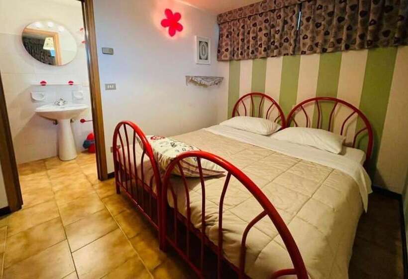 تختخواب و صبحانه San Luigi   Rooms & Apartments