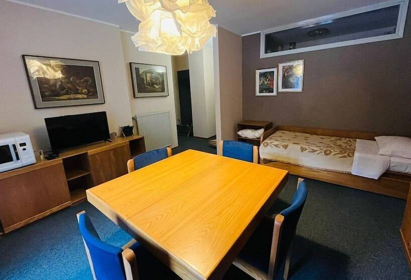 تختخواب و صبحانه San Luigi   Rooms & Apartments