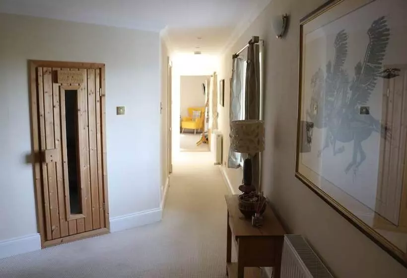 Aamiaismajoitus (B&B) Tarrel Farmhouse