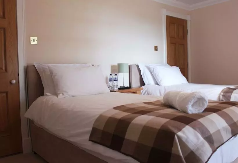 Aamiaismajoitus (B&B) Tarrel Farmhouse