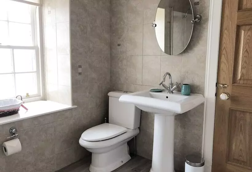 Aamiaismajoitus (B&B) Tarrel Farmhouse