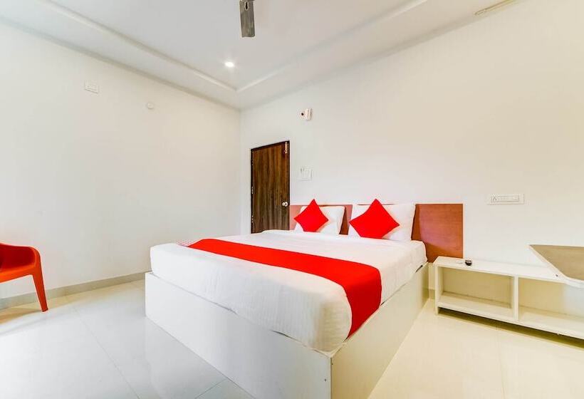 هتل Capital O 47601 Airport Palace