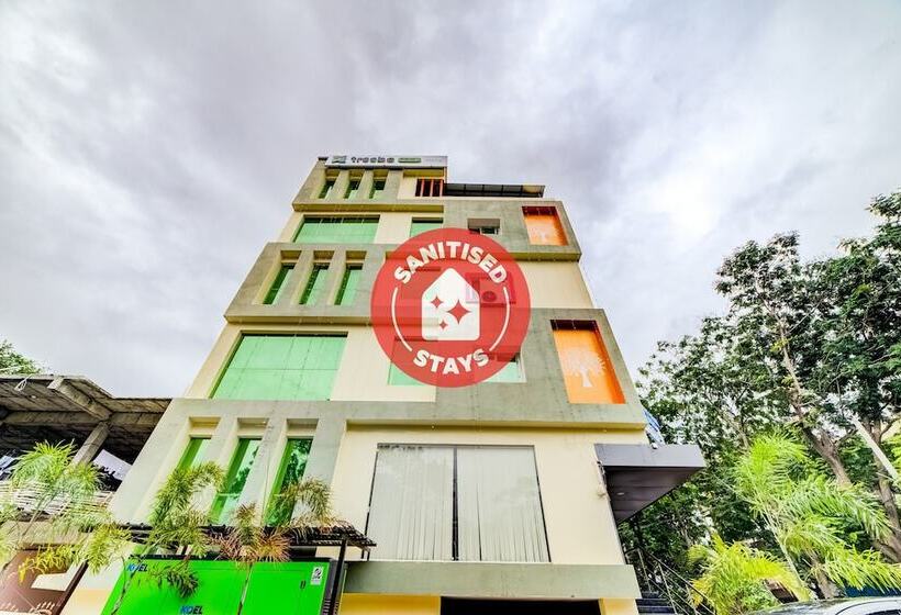 هتل Capital O 47601 Airport Palace