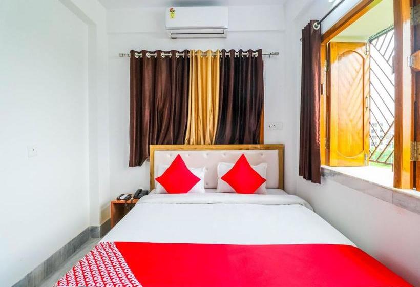 هتل Oyo 65741 Adarsh