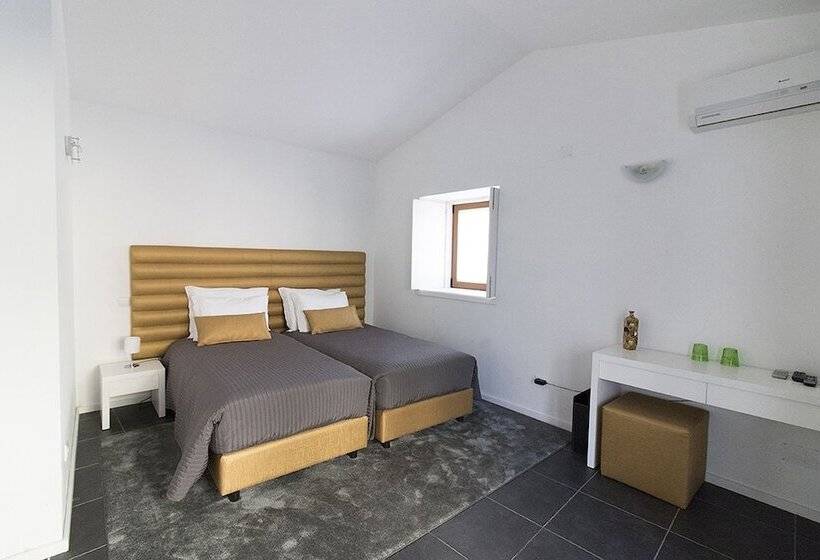 فندق ريفى Mallus